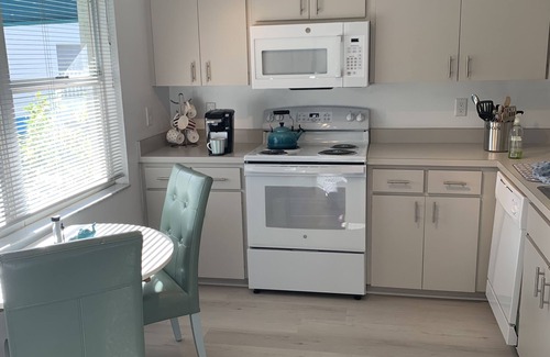 Whitney Beach Condominio | Island Property between Anna Maria and Bradenton Perico Island Holmes Beach