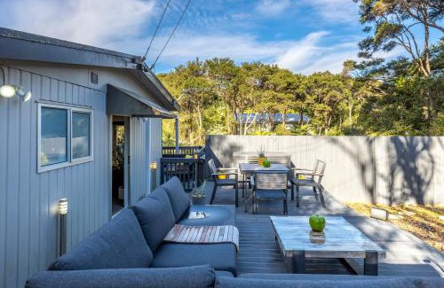 Ostend Casa | Island Sanctuary - Waiheke Holiday Home