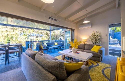 Ostend Casa | Island Sanctuary - Waiheke Holiday Home