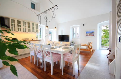 Sutivan Casa | Island stonehouse villa on the Adriatic