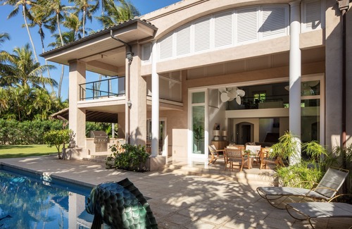Portlock Casa | Island Style Elegance on a Beach Access