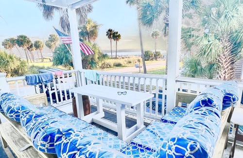 Saint Helena Island Cabaña | Island Vibes with Ocean View and Golf Cart