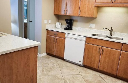 South Island Condominio | Island Winds condo 601 is an exceptional sixth-floor vacation condo rental.
