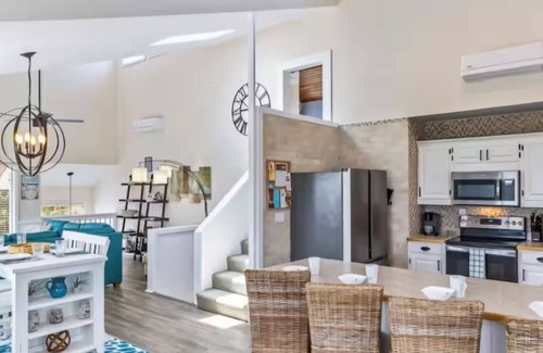 Waves Casa | Isle Be Sea'n You