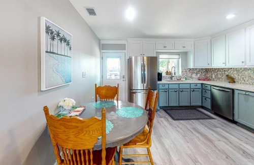 Mexico Beach Casa | Isle of View Too
