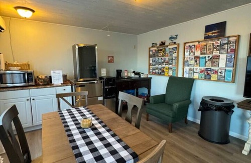 Trenton Apartamento | Isleview Motel Room 9 - 10 min drive to Acadia!