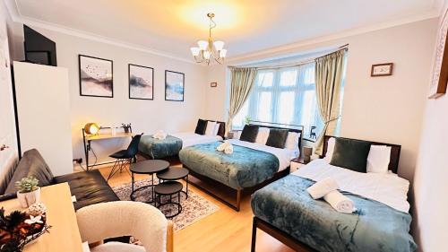 London Borough of Hounslow Casa | Isleworth House London by Smart Corporate Stays