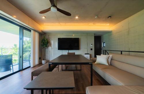 Miyakojima Villa | ISOLA BLU Miyakojima -Complimentary 8-Seater Minivan for Your Stay-