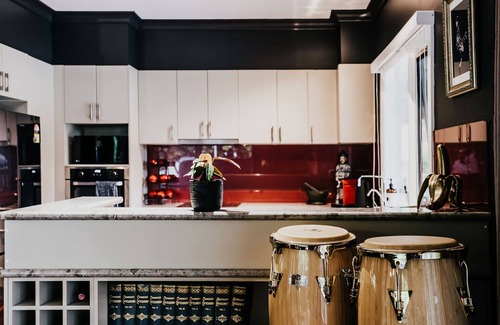 Daylesford Casa | Istana Lodge ~ Daylesford Region ~ Idyllic Retreat with Pool!