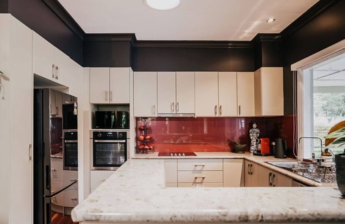 Daylesford Casa | Istana Lodge ~ Daylesford Region ~ Idyllic Retreat with Pool!