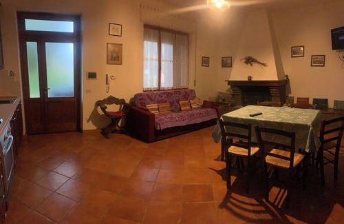 Chiusdino Villa | Apartamento en villa con jardín y piscina Apartamento en residencia