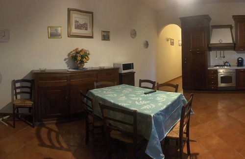 Chiusdino Villa | Apartamento en villa con jardín y piscina Apartamento en residencia