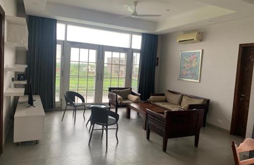 Chandigarh Casa | IT City Luxe Homestay-Secure & Comfortable Stay in Mohali