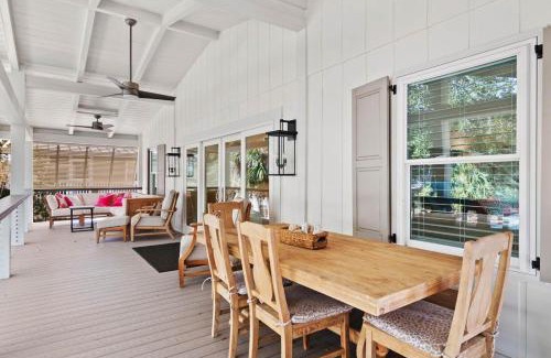 North Litchfield Beach Casa | It is a Happy Day at the Beach