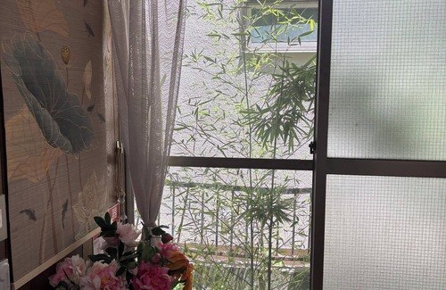 Tokorozawa Casa | It is a quiet residential area with fresh air, and a good ramen shop is a 3-minute walk away. The natural hot spring is 5 minutes away by car, the Seibu Dome is 20 minutes away by car, and there are many delicious restaurants 10 minutes away by car.