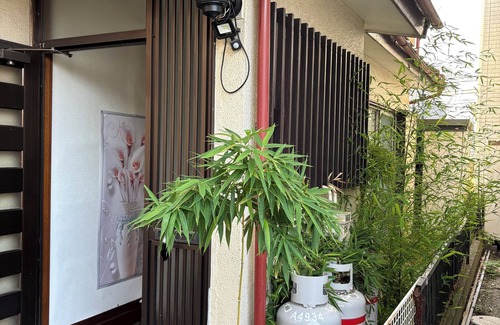 Tokorozawa Casa | It is a quiet residential area with fresh air, and a good ramen shop is a 3-minute walk away. The natural hot spring is 5 minutes away by car, the Seibu Dome is 20 minutes away by car, and there are many delicious restaurants 10 minutes away by car.