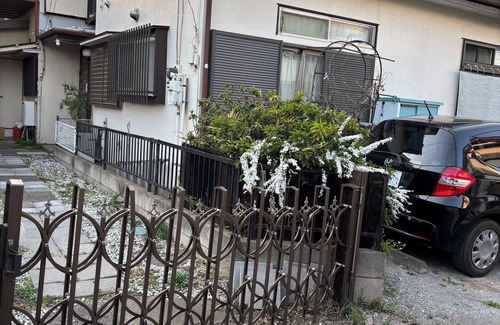 Tokorozawa Casa | It is a quiet residential area with fresh air, and a good ramen shop is a 3-minute walk away. The natural hot spring is 5 minutes away by car, the Seibu Dome is 20 minutes away by car, and there are many delicious restaurants 10 minutes away by car.