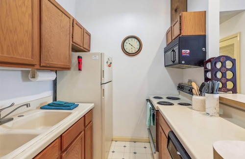 Timberline Condominio | It is a very short walk to Timberline Mountains lifts and lodge from D303!