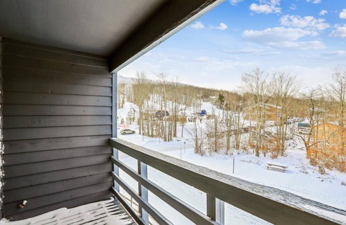 Timberline Condominio | It is a very short walk to Timberline Mountains lifts and lodge from D303!