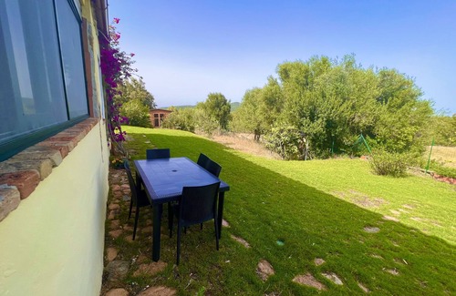 Assemini Casa | Detached villa sleeps 8/11 person located inside the Monte Arcosu Park.