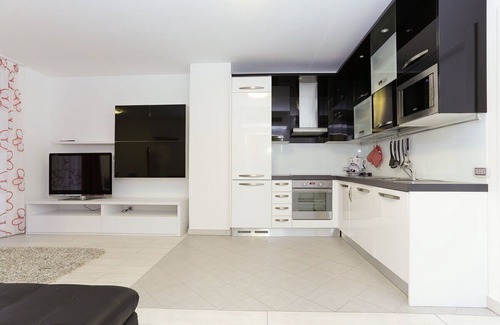 Maccagno Apartamento | Luxury 2 bedroom apartment with pool and jacuzzi