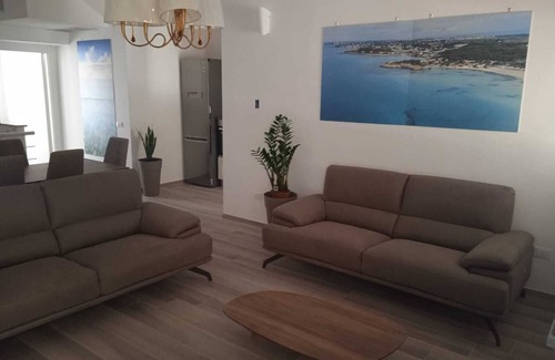 Lido Silvana Villa | Villa Morgana renovated villa 250 meters from the sea