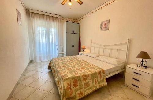 Porto Santa Margherita Apartamento | Lovely flat with sunny terrace