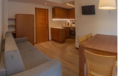 San Martino di Castrozza Apartamento | Apartment with large private terrace, 40 m2 and Pale San Martino views
