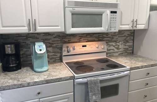 Sea Trail Condominio | It's a beautiful time to visit! Golf course, 3rd floor, elevator, pet friendly!