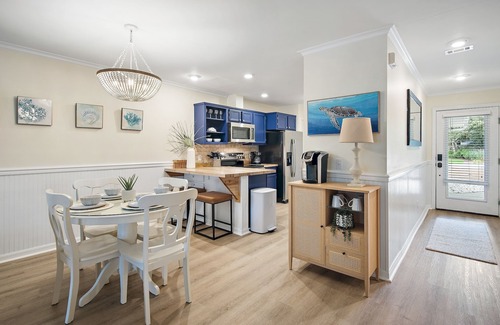 Sunnyside Casa | It's a Shore Bet @ Laguna Beach | DOG Friendly* | 3 Mins to Beach | West End of PCB | Close to 30A