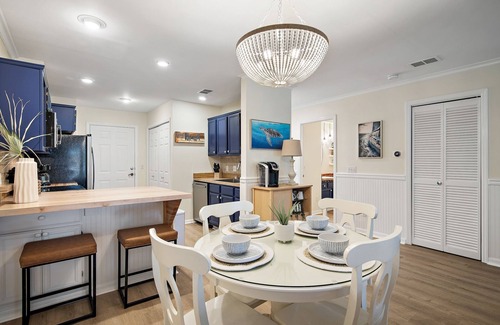 Sunnyside Casa | It's a Shore Bet @ Laguna Beach | DOG Friendly* | 3 Mins to Beach | West End of PCB | Close to 30A