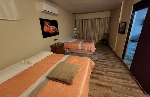 Hato Abajo Casa | Es una casa privada tiene todas las comodidades que Gentleman n Ladies necesita,