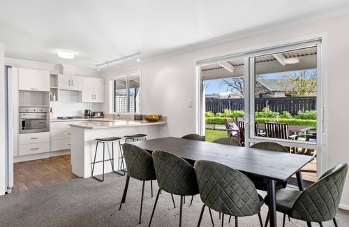 Albert Town Casa | It's Easy! Space and comfort