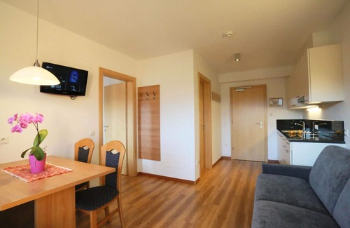 Santo Stefano Apartamento | Apartamento de vacaciones Sankt Lorenzen (San Lorenzo di Sebato) para 1 - 4 personas con 1 dormitori