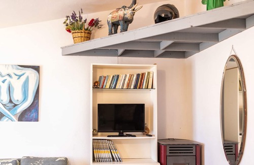 Ruoni Apartamento | Apartamento La casa di Maurizio con vistas al mar, balcón y Wi-Fi