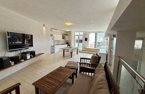 Torre delle Stelle Casa | Star Tower Hibiscus House