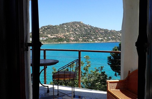 Torre delle Stelle Villa | Casa frente al mar, Torre delle Stelle, Cerdeña