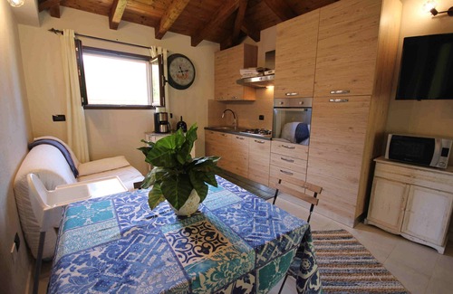 Villaggio delle Mimose Casa | Modernes, Helles Ferienhaus mit Kleinem Garten, Wenige Minuten vom Sandstrand