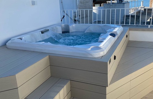 Polignano a Mare Casa | Itaca - casa unifamiliar única en el casco antiguo con jacuzzi en la terraza