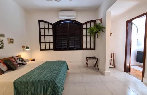 Itacoatiara Apartamento | Itacoatiara - Apartamento com café da manhã ao lado da praia