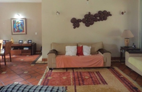 Itaipava Casa | Itaipava - Casa 4Qtos s / 02suites. Espacio gastronómico. Piscina.