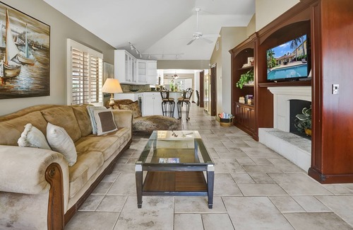 Birch Park Finger Streets Casa | Italian Beach House with Pool & King Bed