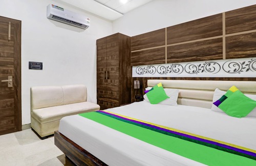 Mathura Hotel | Itsy Hotels Anjali Mahal 500, Mtrs From Mathura Railway Station