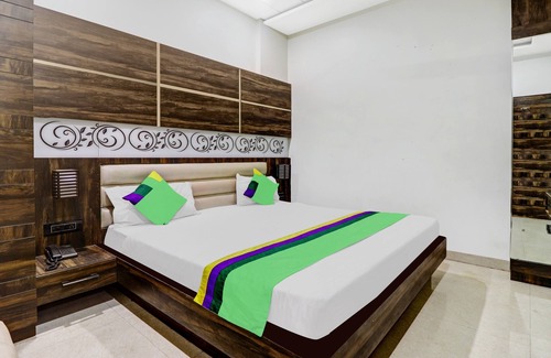 Mathura Hotel | Itsy Hotels Anjali Mahal 500, Mtrs From Mathura Railway Station
