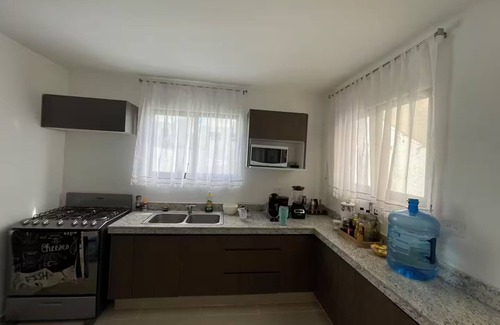 Conkal Casa | Itzimná House, casa tropical con piscina, ideal para divertirse y relajarse.