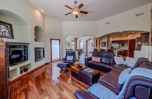 Northeast Heights Casa | Ivory Sanctuary - 4 bedroom