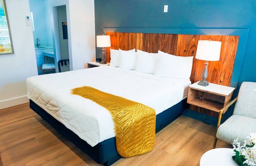 Clearwater Beach Hotel | Ivory Sands Beach Suites - Premium King