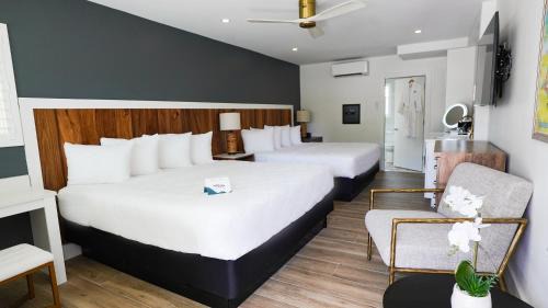 Clearwater Beach Hotel | Ivory Sands Beach Suites