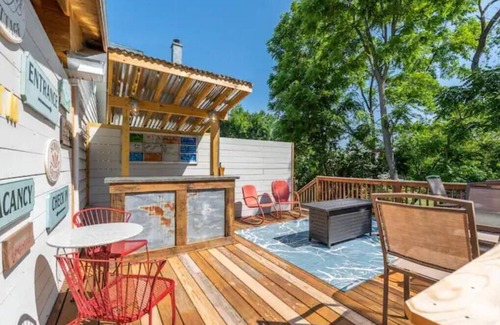 Steeles Tavern Cabina | Ivy Cabin, Hot tub and on site Spa!