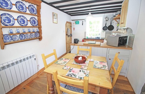 Beddgelert Casa | IVY HOUSE, pet friendly, with open fire in Beddgelert
